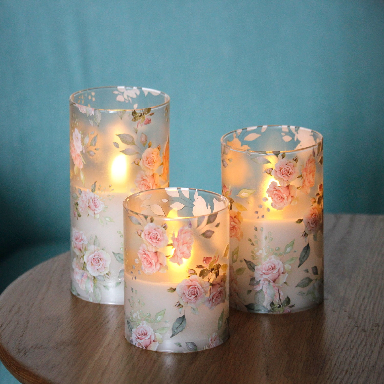 Ledsen™ FloralCandle: Koselig Elegant Glød Delikat Blomstertrykk LED Stearinlys Sett