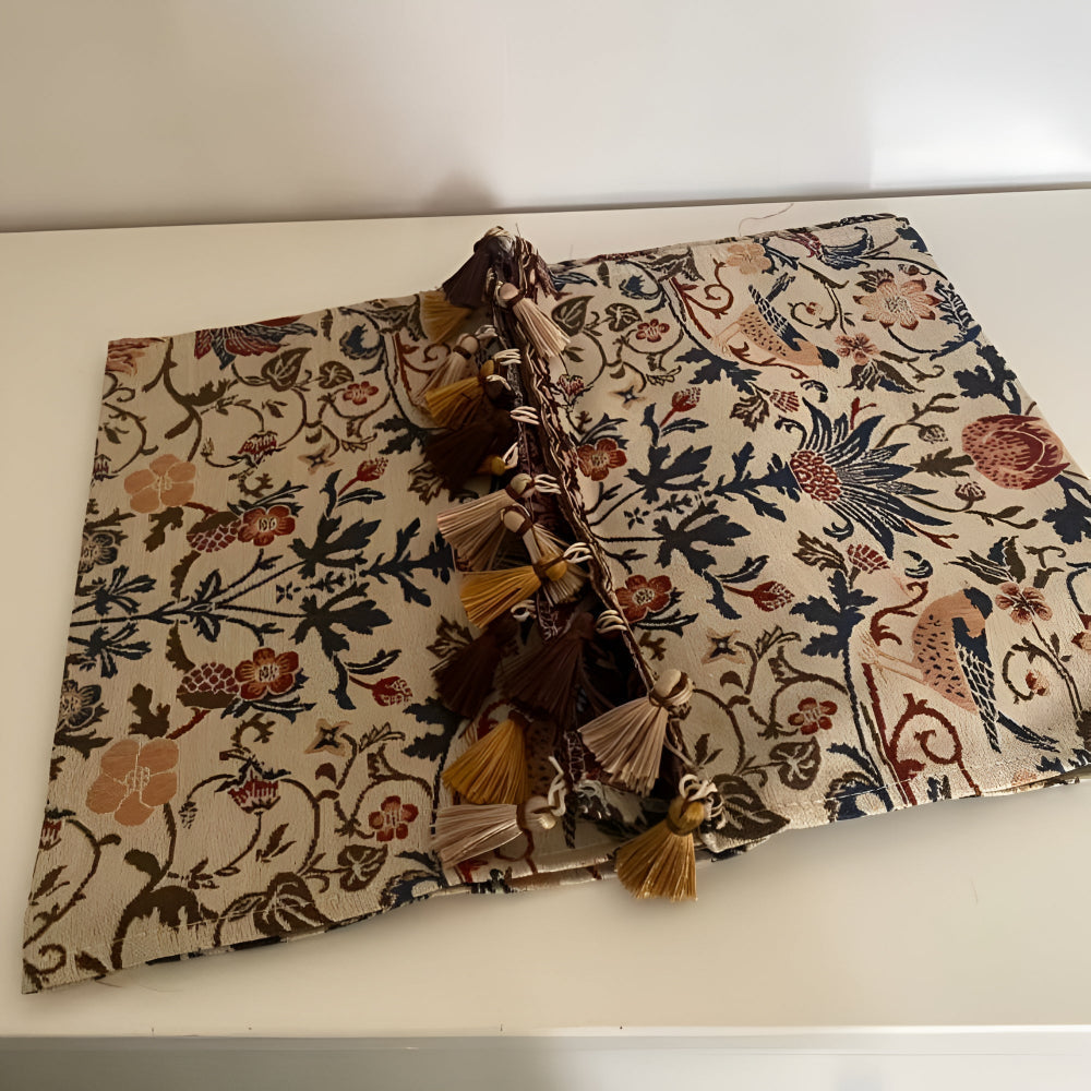 Vintage bordløper i jacquard med blomster og fugler