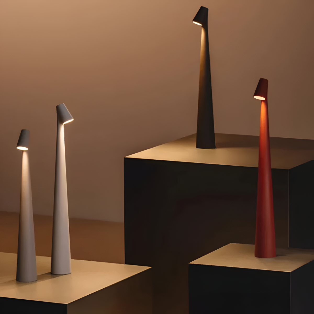 Minimalistisk nordisk bordlampe – Svart