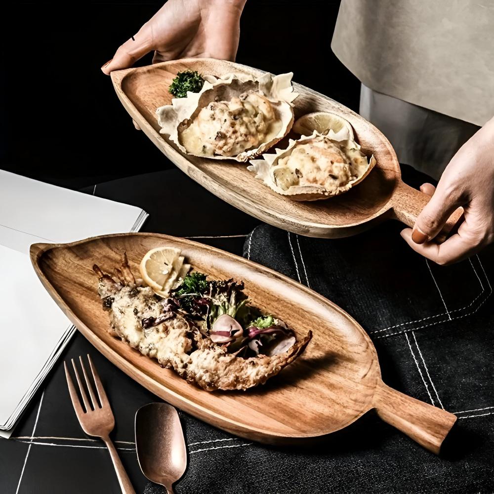 Bladformet serveringsfat i tre