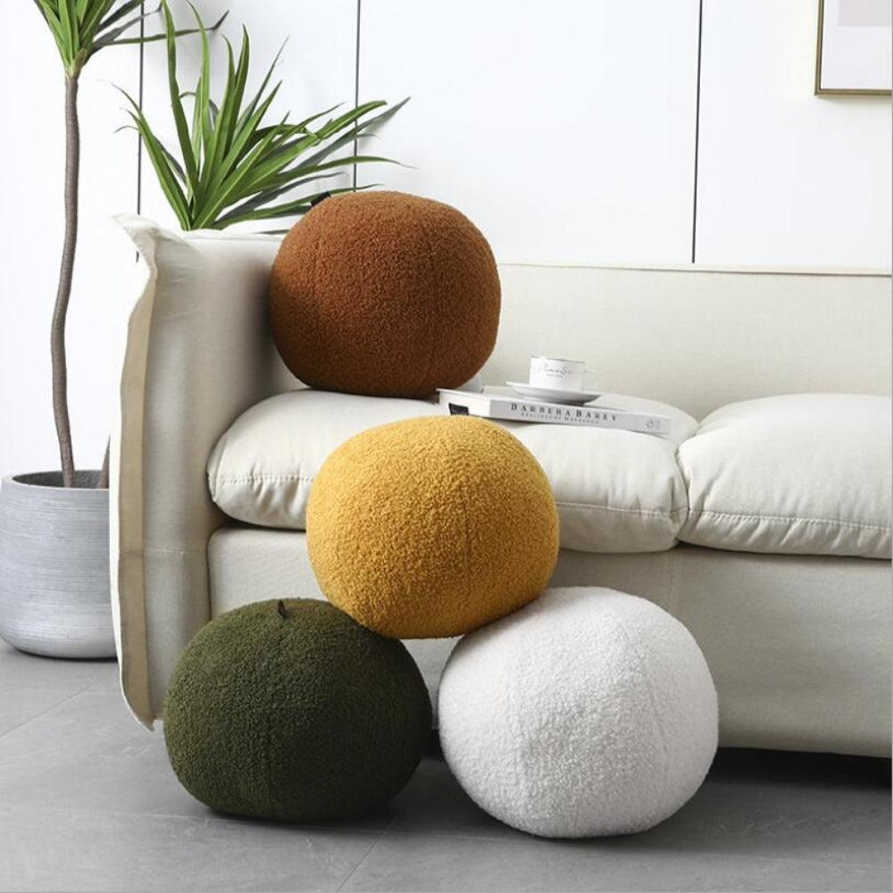 Ballformet plysjpute i bouclé – Brun