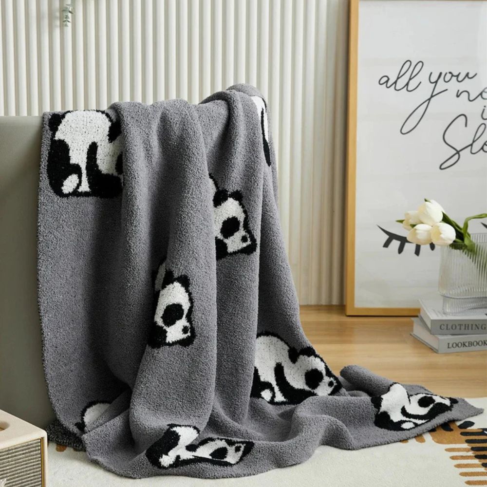 Kawaii strikkepledd med panda