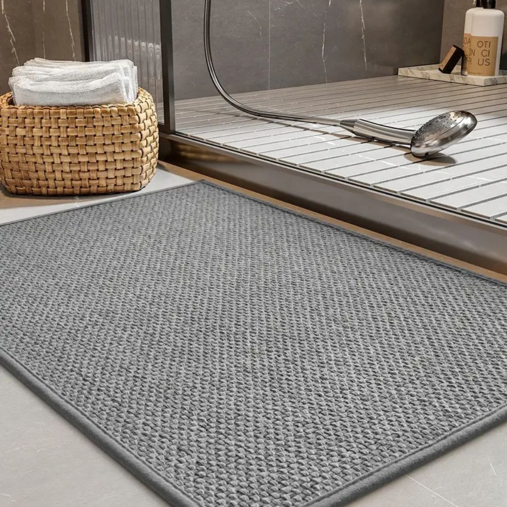 Sklisikker badematte med flettet komfort – SandStein Beige