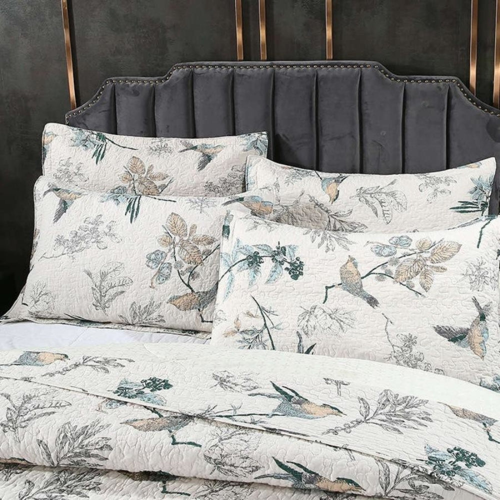 Elegant sengeteppe med blomster
