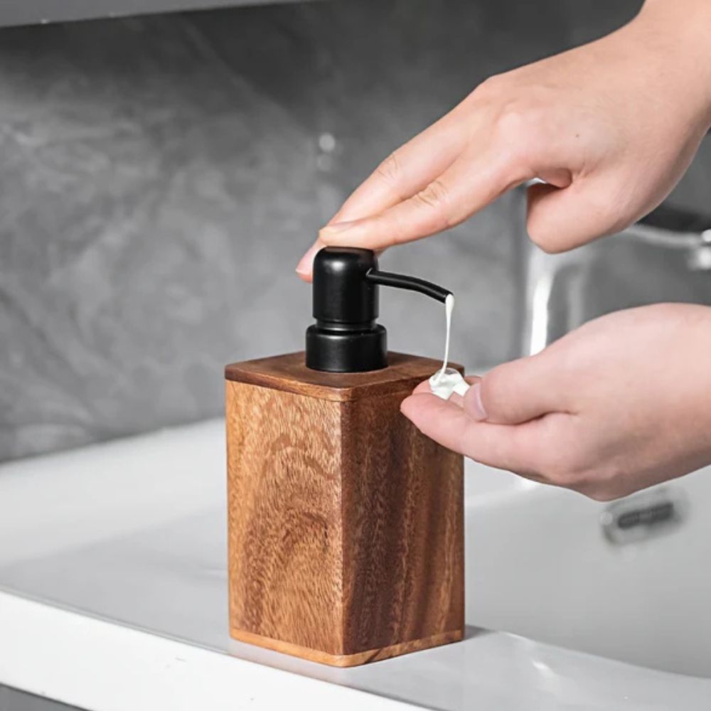 Walnut Aura dispenser til såpe og lotion