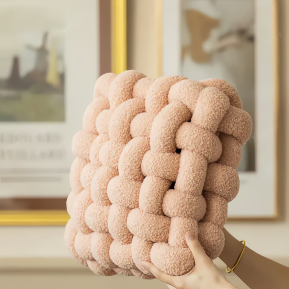 Plysjpute i bouclé med vevd knute