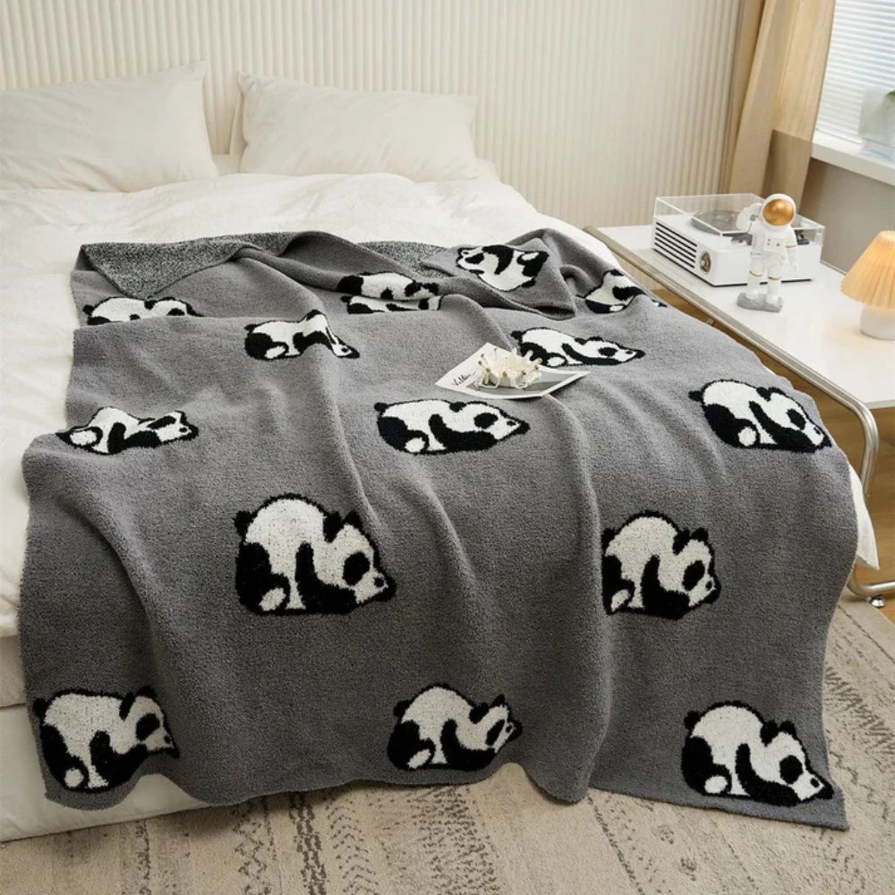 Kawaii strikkepledd med panda