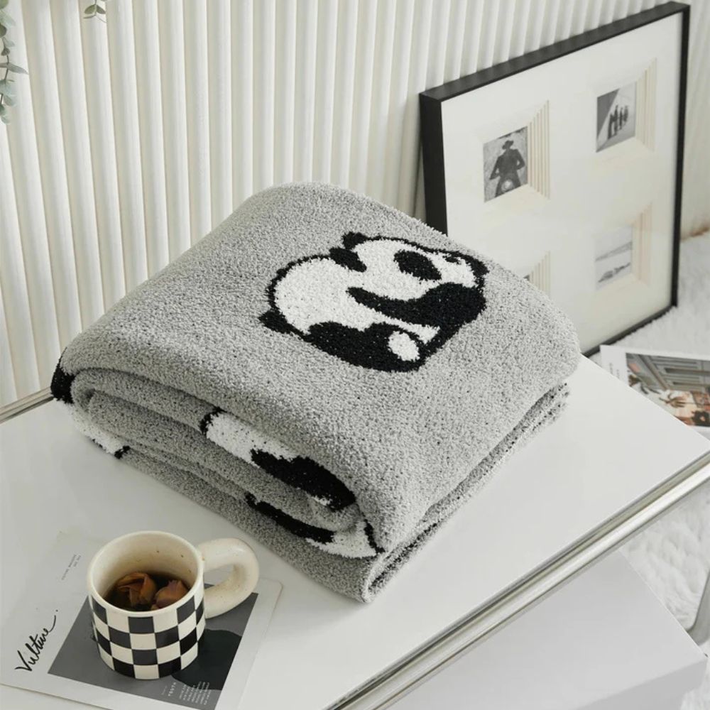 Kawaii strikkepledd med panda
