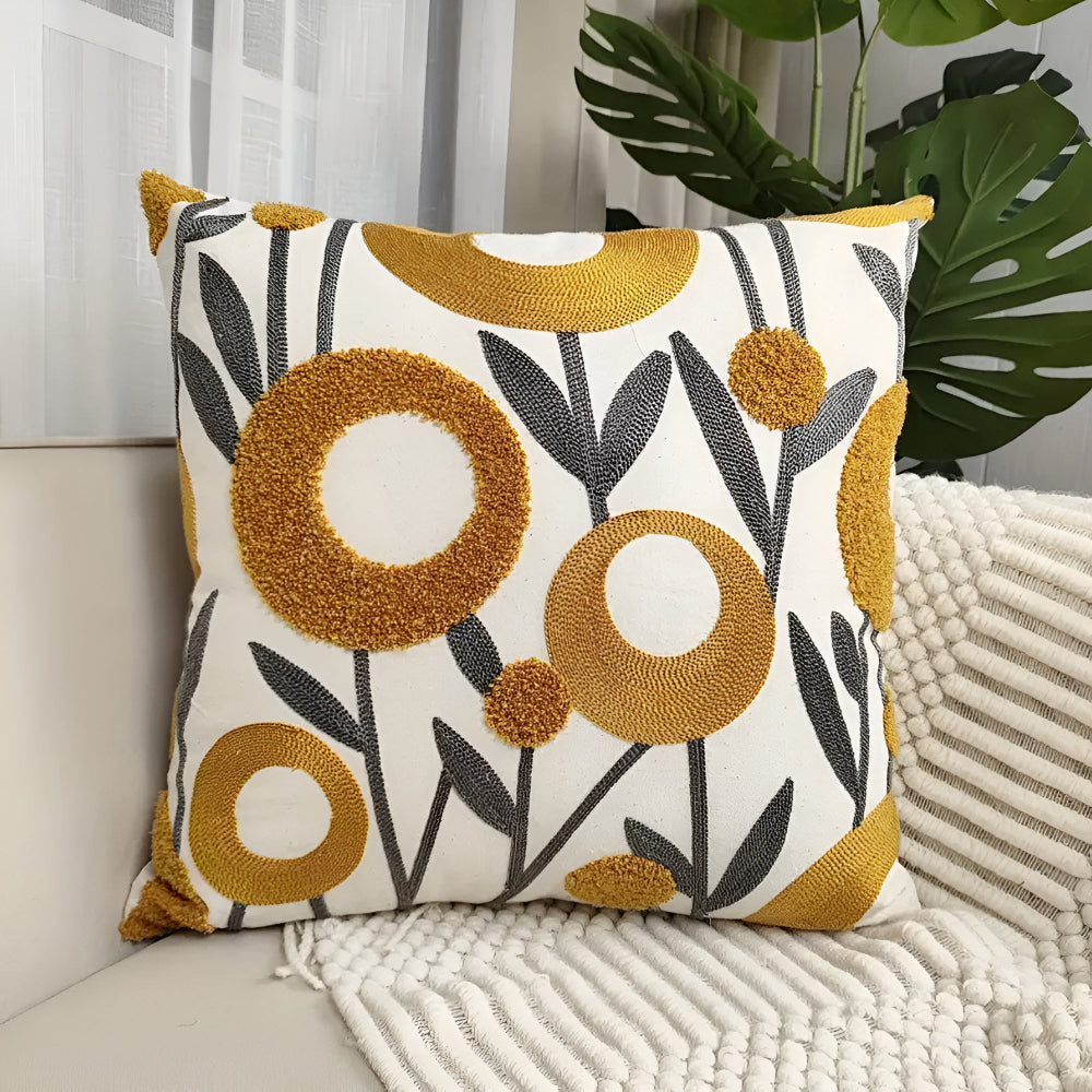 Brodert putetrekk med blomsteressens