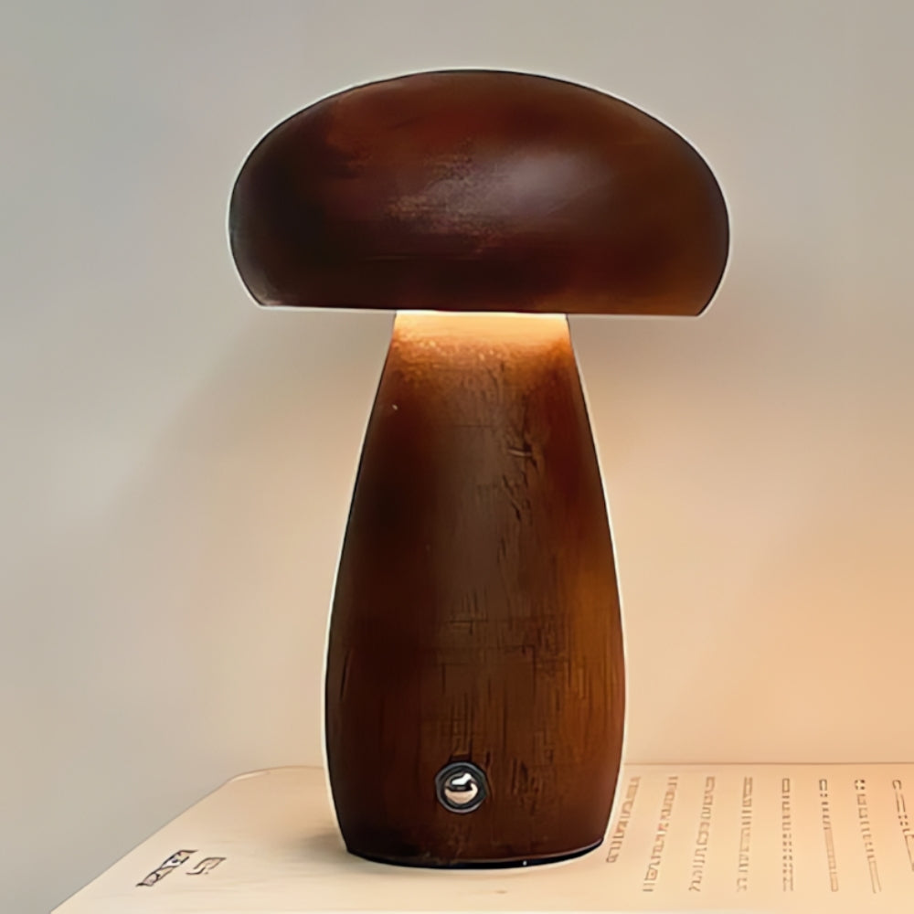 Trelampe formet som sopp