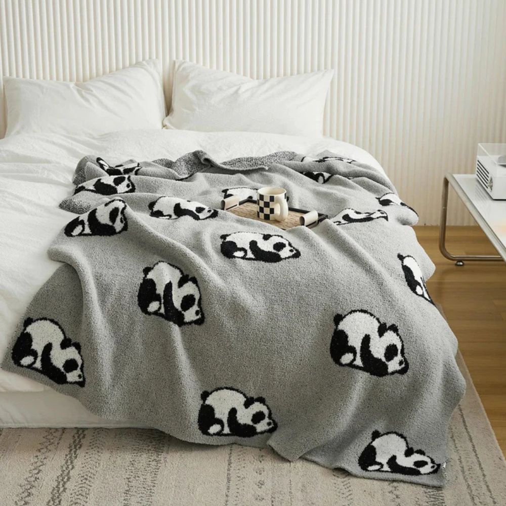Kawaii strikkepledd med panda