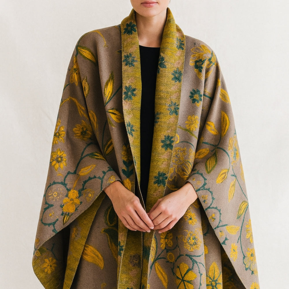 Elegant dobbeltsidig vintersjal med blomster – Beige Blossom