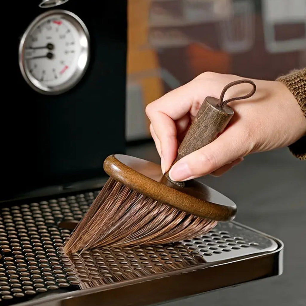 Rengjøringsbørste i tre til barista