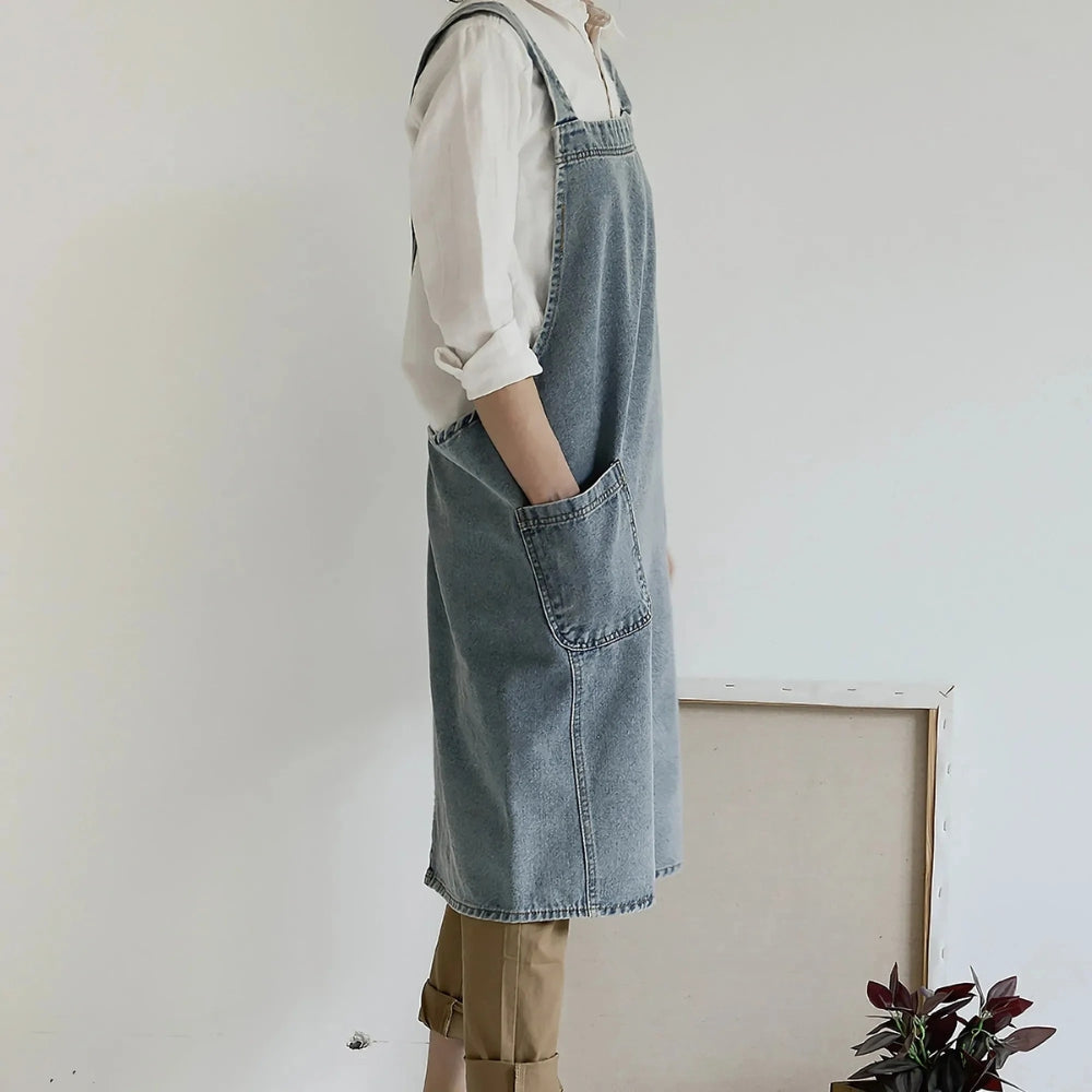Uformelt forkle i bomullsdenim med lomme