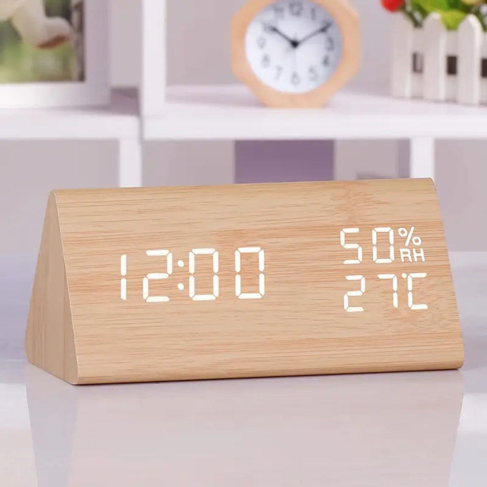 Elora LED-vekkerklokke i tre med digital visning