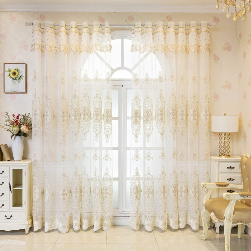 Elyvia brodert klassisk blondegardin