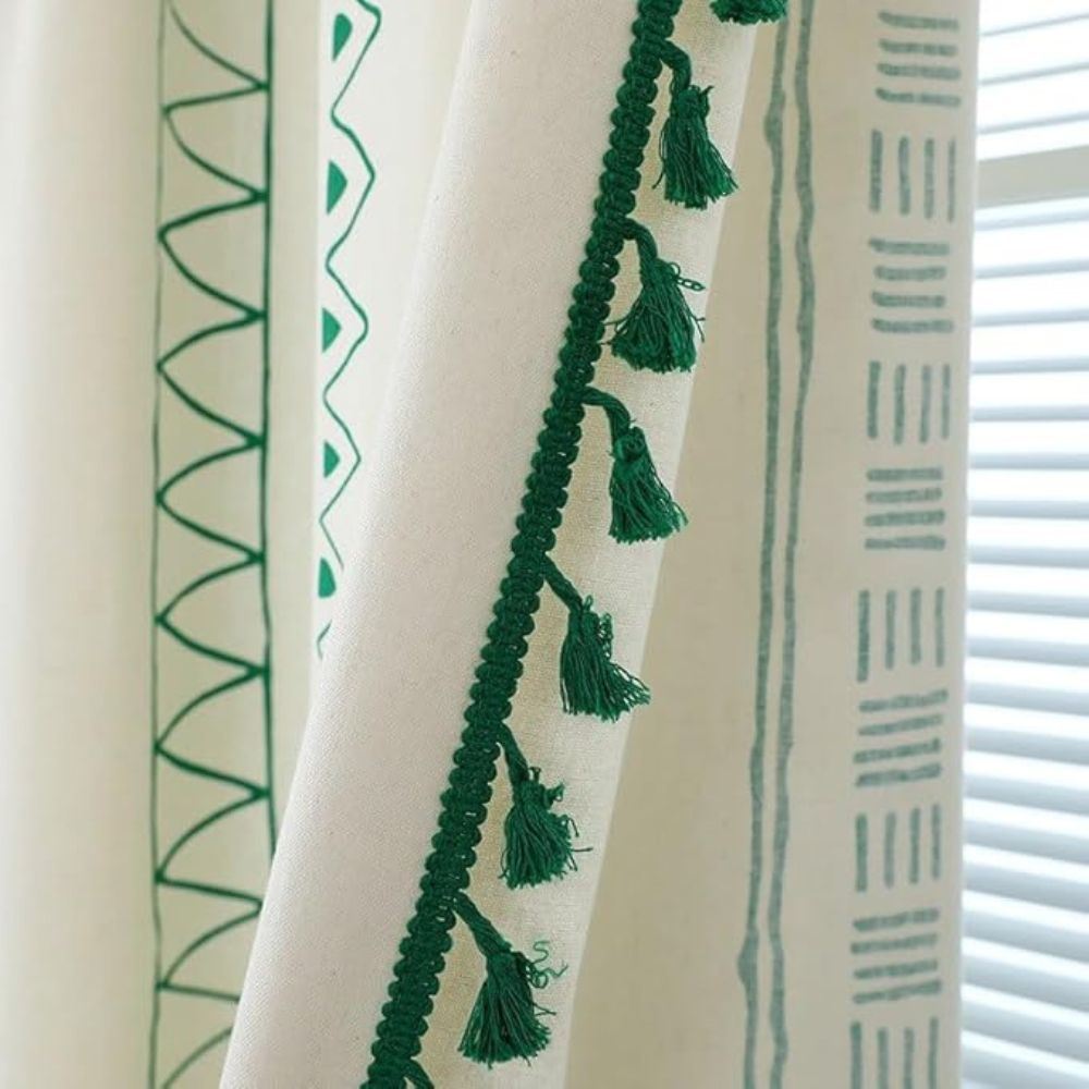 Emerald Tribe boho-gardin med dusker