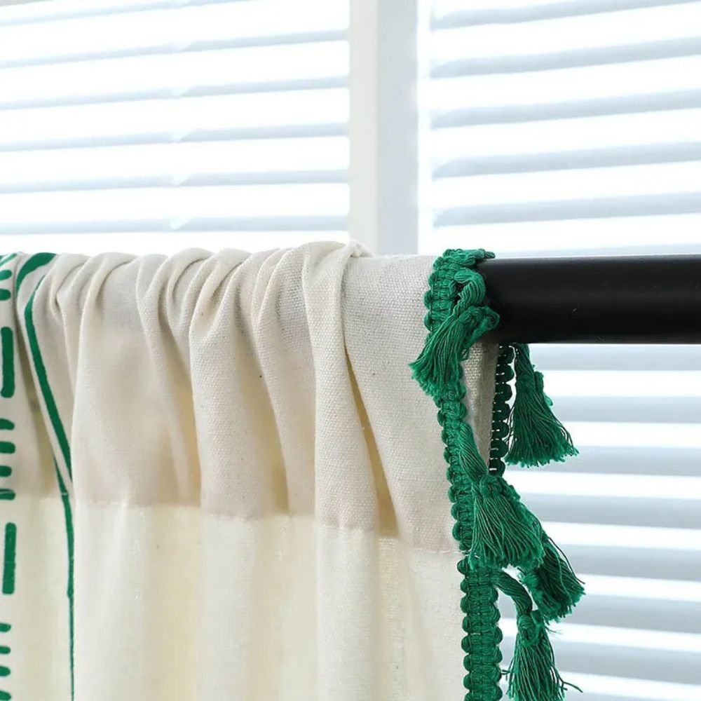Emerald Tribe boho-gardin med dusker