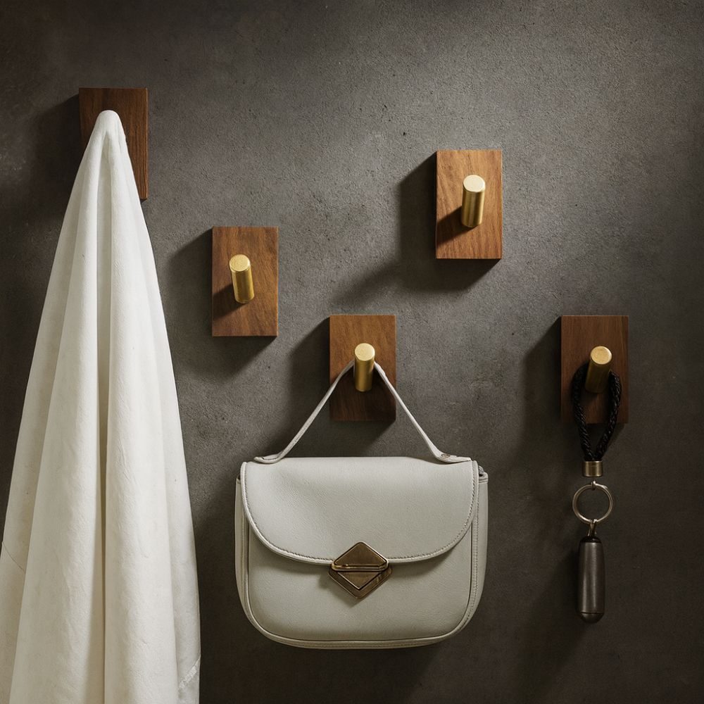 Veggorganisator med kroker i naturtre – Midnight Walnut