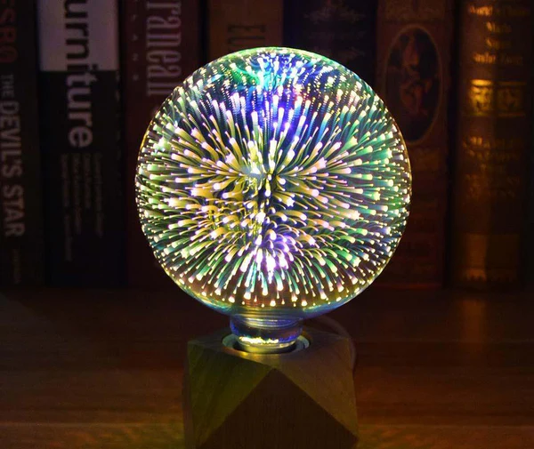 3D LED Dekorativ Lyspære – Sølvbelagt Glass, E27, 6.3 Tommer - NordHjem