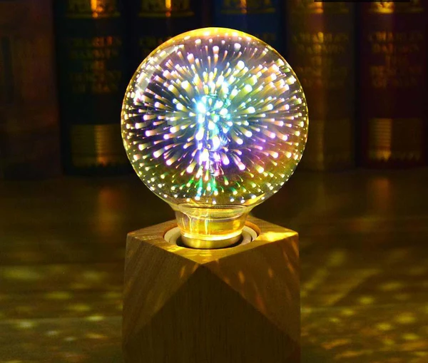 3D LED Dekorativ Lyspære – Sølvbelagt Glass, E27, 6.3 Tommer - NordHjem