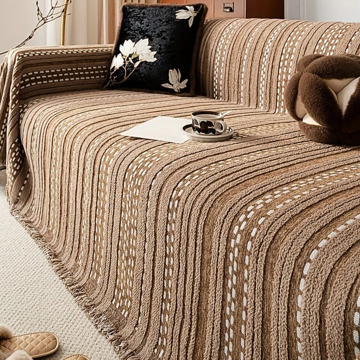 Boho-sofatrekk og pledd i plysj i Sahara-stil – Desert Taupe