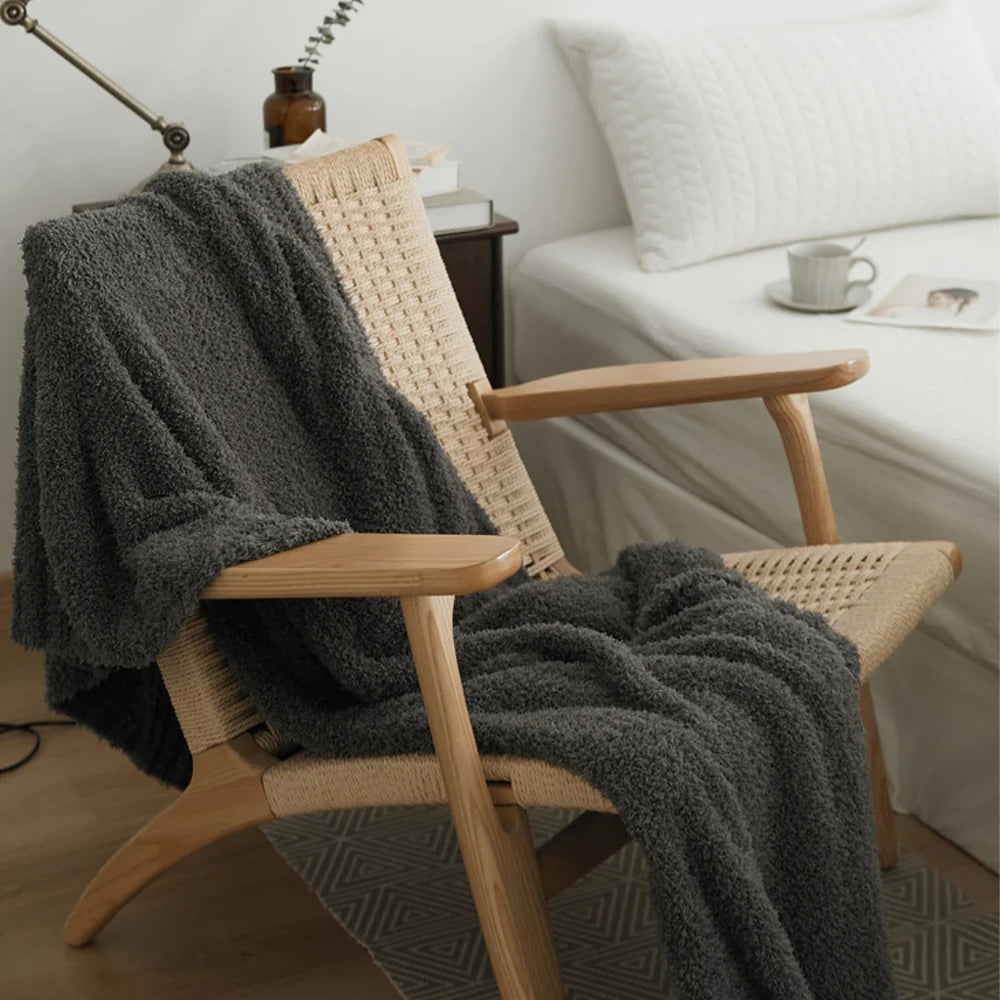 Soft Nest minimalistisk strikkepledd