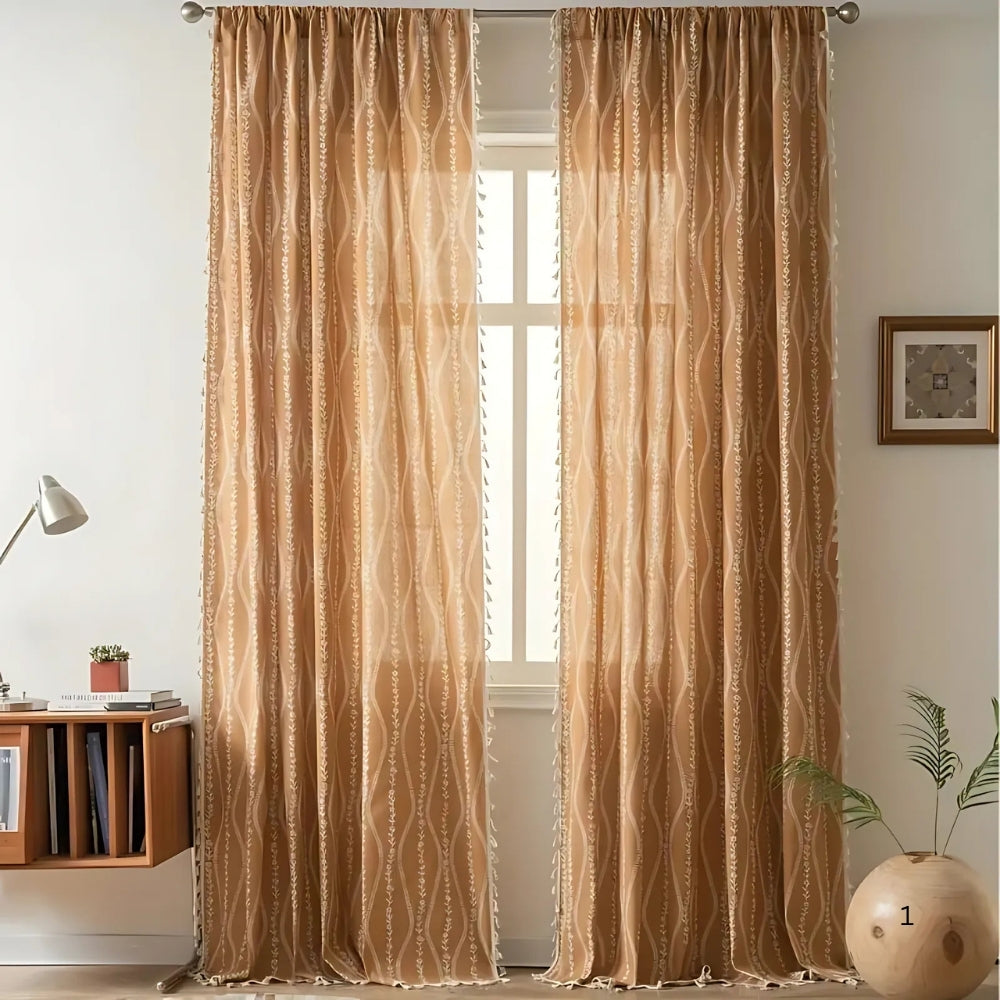 Beige gardin med hvetemønster og dusker – 59"x63"
