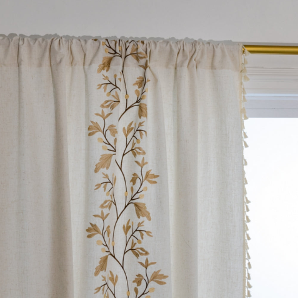 Willow elegant gardin med blomster og dusker
