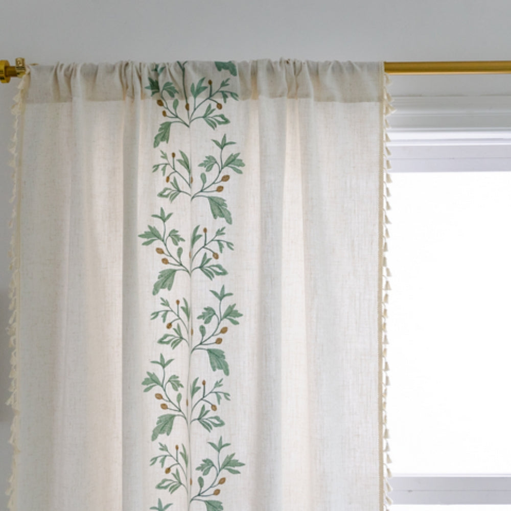 Willow elegant gardin med blomster og dusker