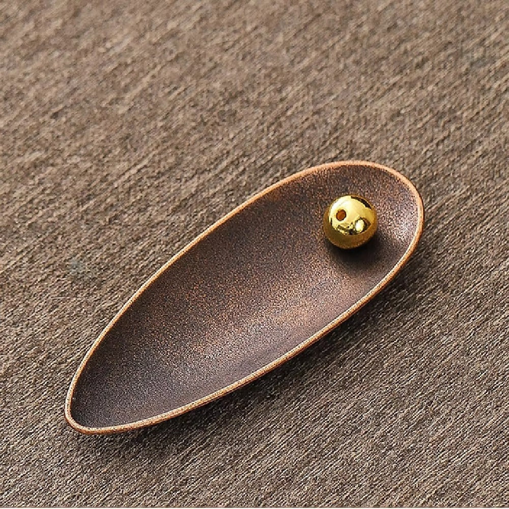 Zen røkelsesholder med perler i metallegering