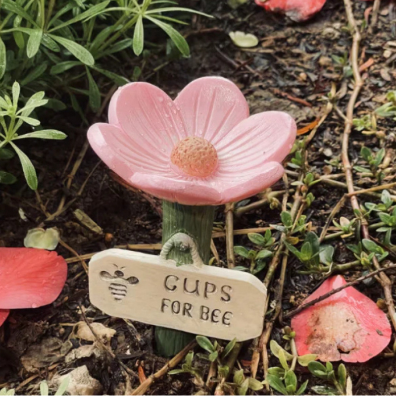 FlowerBowl 1+1 GRATIS - Hagedekorasjon Bier Som Drikker Vann Blomsterskål
