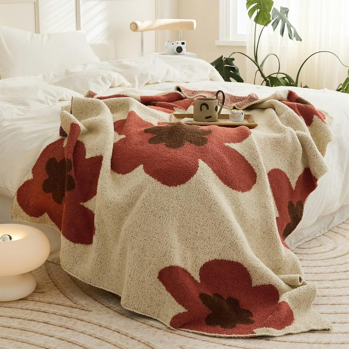 Aurora Bloom | Strikket pledd med blomster