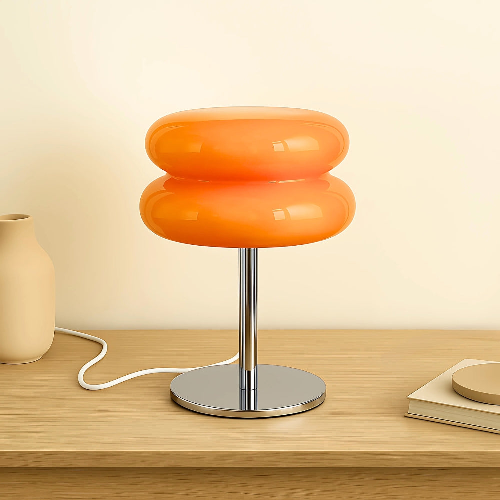 Mariel middelalderinspirert trefarget bordlampe