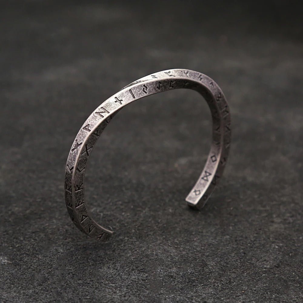 Viking Valor Mobius armbånd - Oppdag vikingenes kraft og styrke - NordHjem