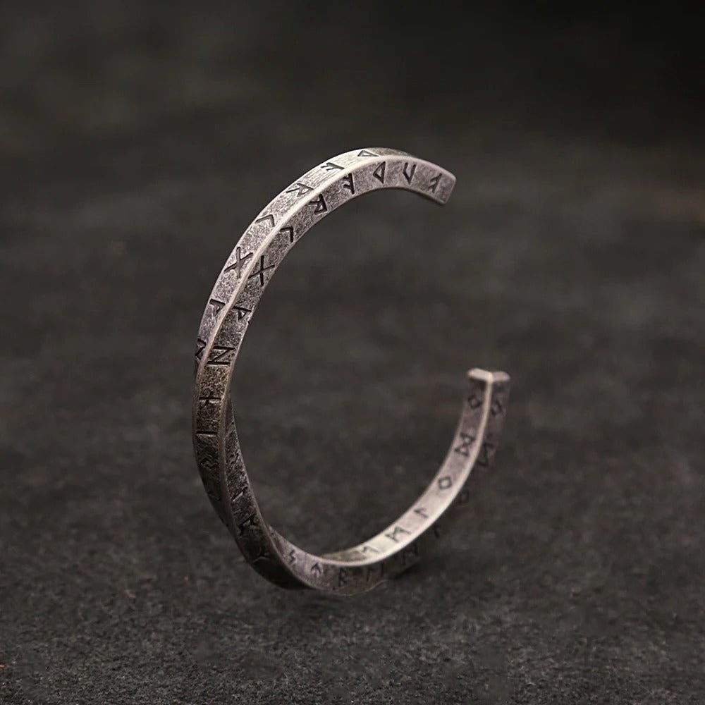 Viking Valor Mobius armbånd - Oppdag vikingenes kraft og styrke - NordHjem