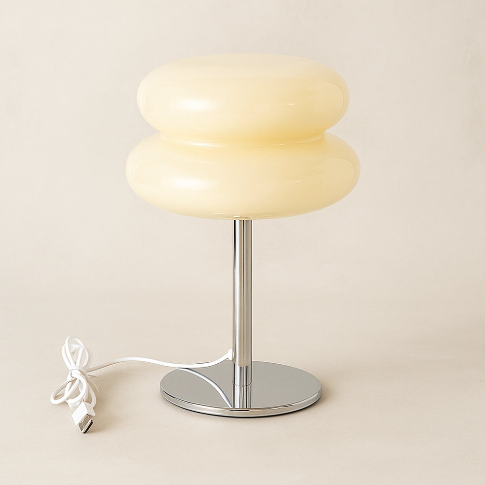 Mariel middelalderinspirert trefarget bordlampe
